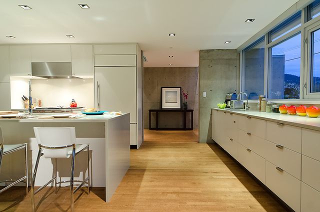 12839 at 3855 Sunnycrest Drive, North Vancouver