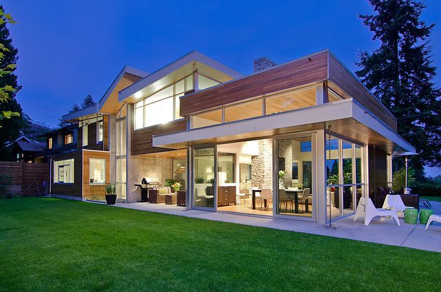 12879 at 3855 Sunnycrest Drive, North Vancouver