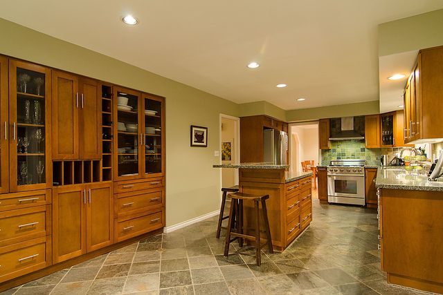 13262 at 1850 29th Street, West Vancouver