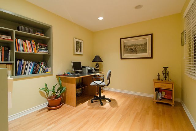 13282 at 1850 29th Street, West Vancouver