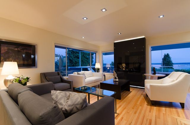 13576 at 1765 24th Street, West Vancouver