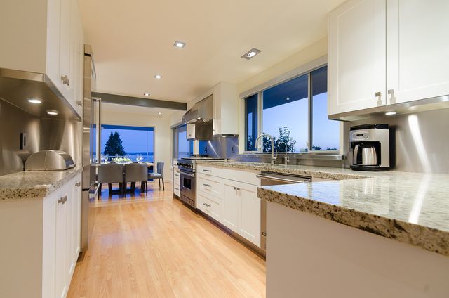 13618 at 1765 24th Street, West Vancouver