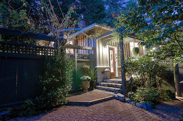 13799 at 4861 The Dale, West Vancouver