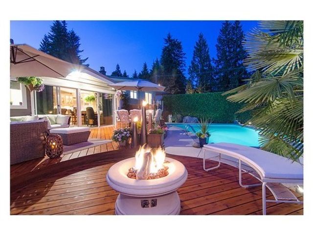 14591 at 1211 Greenbriar Way, North Vancouver