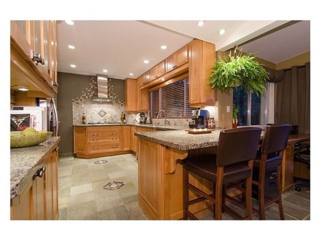 14600 at 1211 Greenbriar Way, North Vancouver