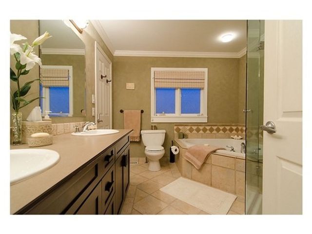 14612 at 1211 Greenbriar Way, North Vancouver