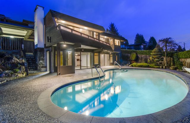 16303 at 2777 Bellevue Avenue, West Vancouver