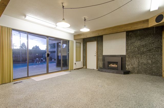 16315 at 2777 Bellevue Avenue, West Vancouver