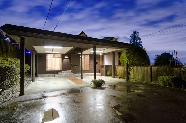 16328 at 2777 Bellevue Avenue, West Vancouver