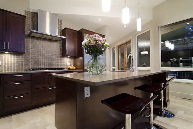 16925 at 4877 Skyline Drive, North Vancouver