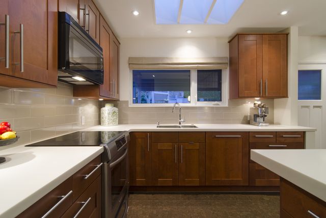 18246 at 3272 Travers Avenue, West Vancouver