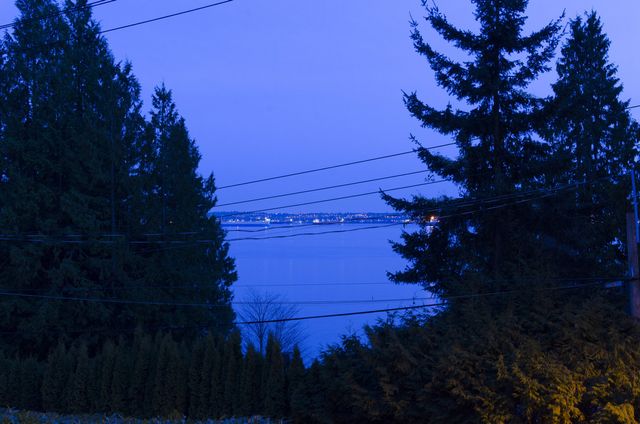 18291 at 3272 Travers Avenue, West Vancouver