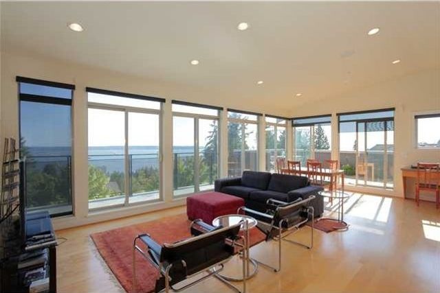 19376 at 2331 Queens Avenue, West Vancouver