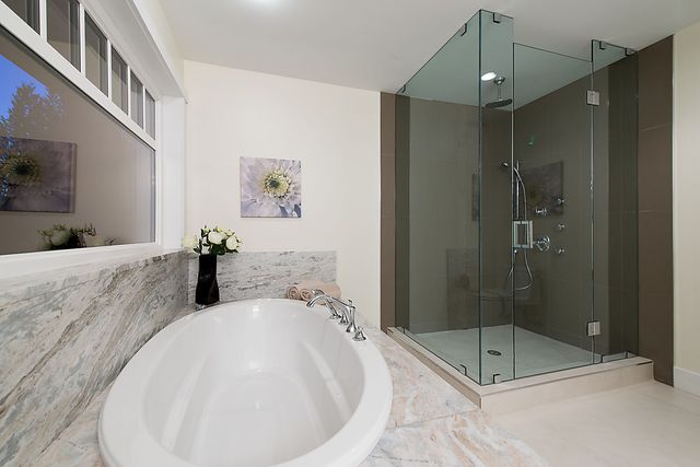 19538 at 677 Crystal Court, North Vancouver