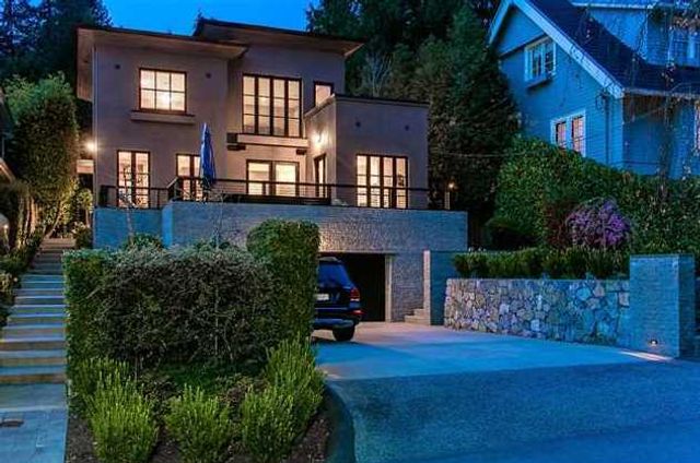 20049 at 3325 Radcliffe Avenue, Vancouver West