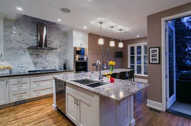 20058 at 3325 Radcliffe Avenue, Vancouver West