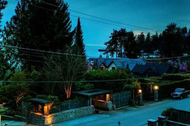 20079 at 3325 Radcliffe Avenue, Vancouver West