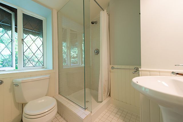 22535 at 2893 Bellevue Avenue, West Vancouver