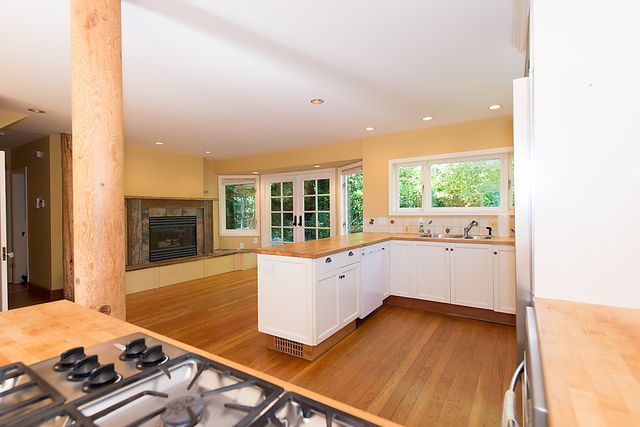 22571 at 2893 Bellevue Avenue, West Vancouver