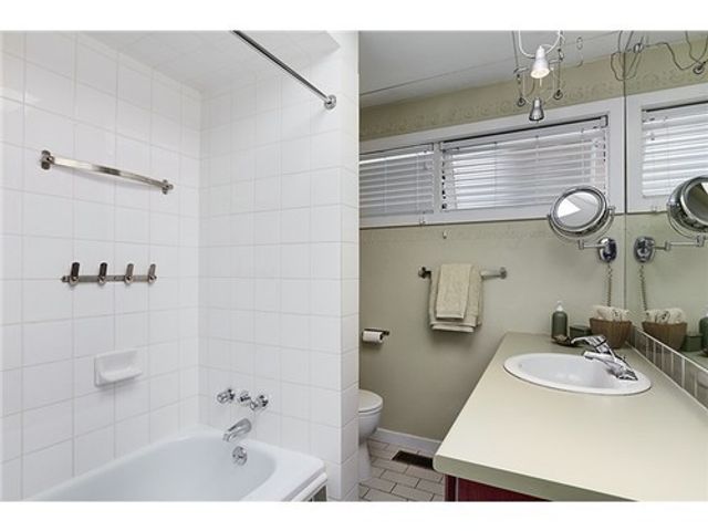 20810 at 4644 Mapleridge Drive, North Vancouver