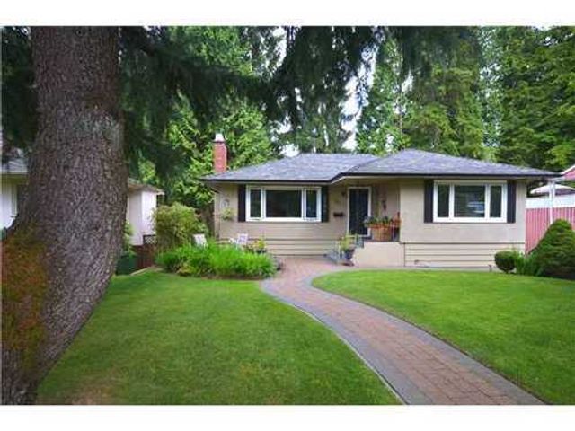 20969 at 3791 Sunset Boulevard, North Vancouver