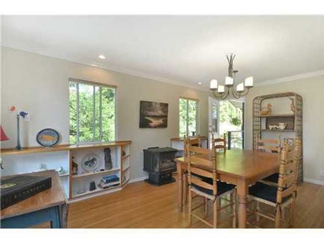 20975 at 3791 Sunset Boulevard, North Vancouver