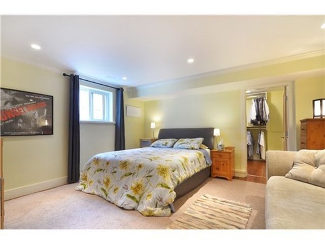 20990 at 3791 Sunset Boulevard, North Vancouver