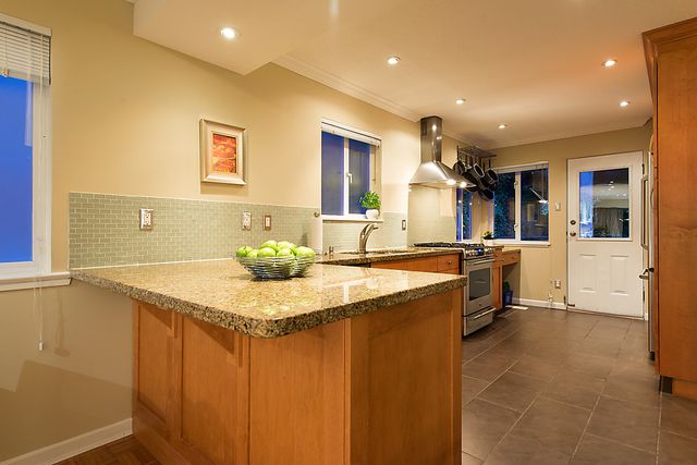 21611 at 1499 Paisley Road, North Vancouver