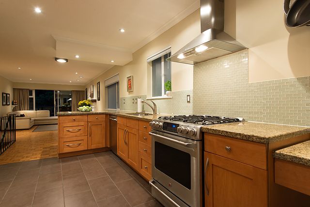 21615 at 1499 Paisley Road, North Vancouver