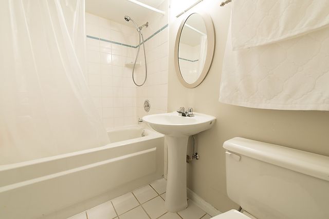 21655 at 1499 Paisley Road, North Vancouver