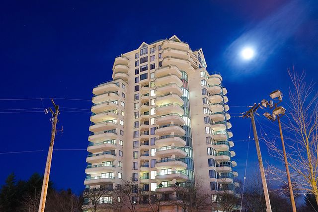 21928 at 10D - 328 Taylor Way, West Vancouver