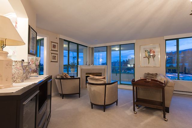 21932 at 10D - 328 Taylor Way, West Vancouver