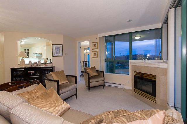 21944 at 10D - 328 Taylor Way, West Vancouver