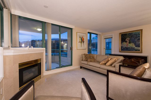 21948 at 10D - 328 Taylor Way, West Vancouver