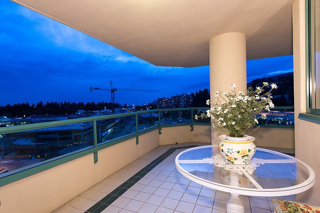 21976 at 10D - 328 Taylor Way, West Vancouver