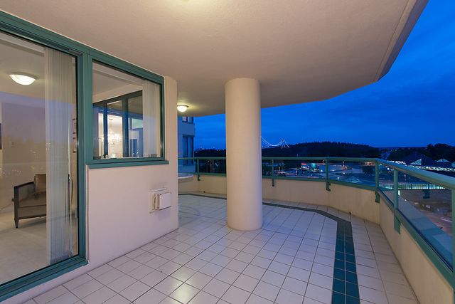 21988 at 10D - 328 Taylor Way, West Vancouver