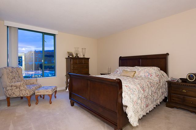 21996 at 10D - 328 Taylor Way, West Vancouver