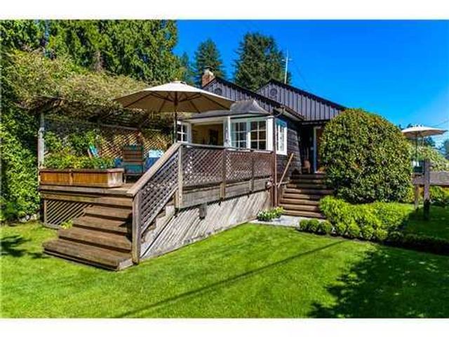 22975 at 3051 Procter Ae, West Vancouver