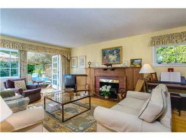 22981 at 3051 Procter Ae, West Vancouver