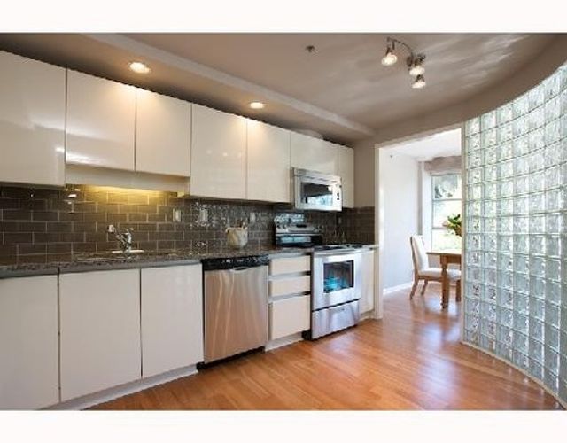 23093 at 304 - 1006 Bach Avenue, Vancouver West