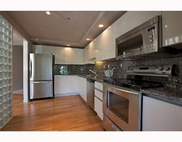 55104 at 304 - 1006 Bach Avenue, Vancouver West