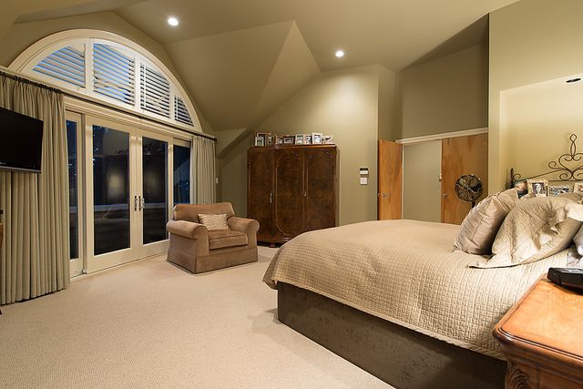 23173 at 4010 Sunset Bolevard, North Vancouver