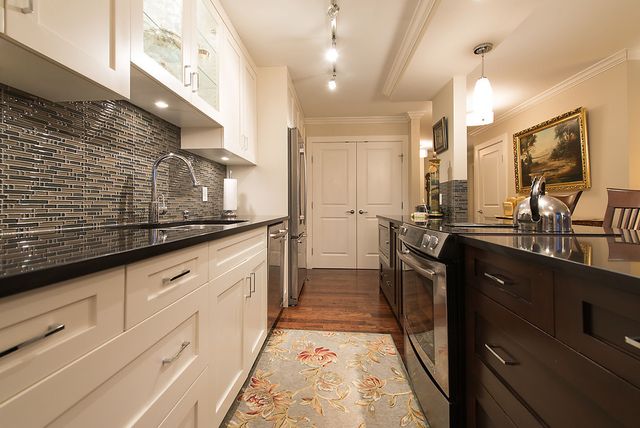 25397 at 501 - 1420 Duchess Avenue, West Vancouver