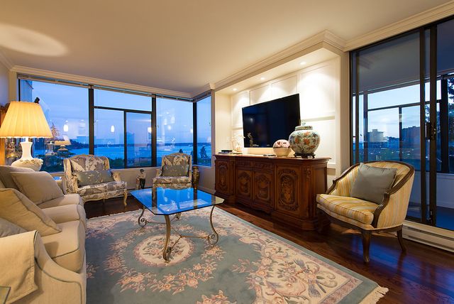 25413 at 501 - 1420 Duchess Avenue, West Vancouver