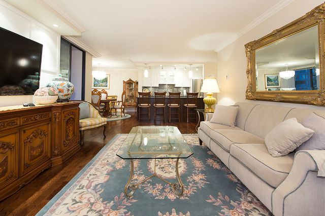 25417 at 501 - 1420 Duchess Avenue, West Vancouver