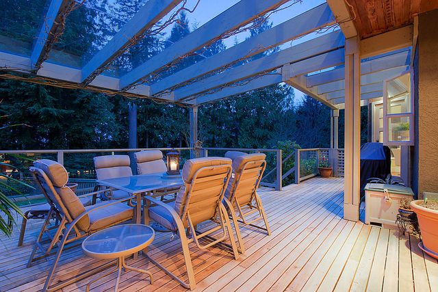 24094 at 4035 Sunset Boulevard, North Vancouver