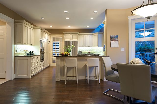 24110 at 4035 Sunset Boulevard, North Vancouver