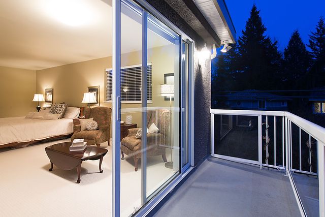 24170 at 4035 Sunset Boulevard, North Vancouver