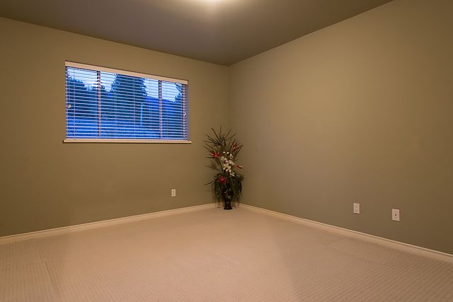 24186 at 4035 Sunset Boulevard, North Vancouver