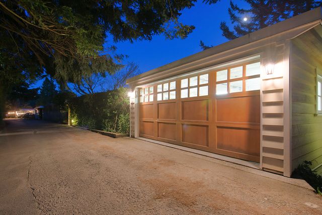 24424 at 3621 Sunset Lane, West Vancouver